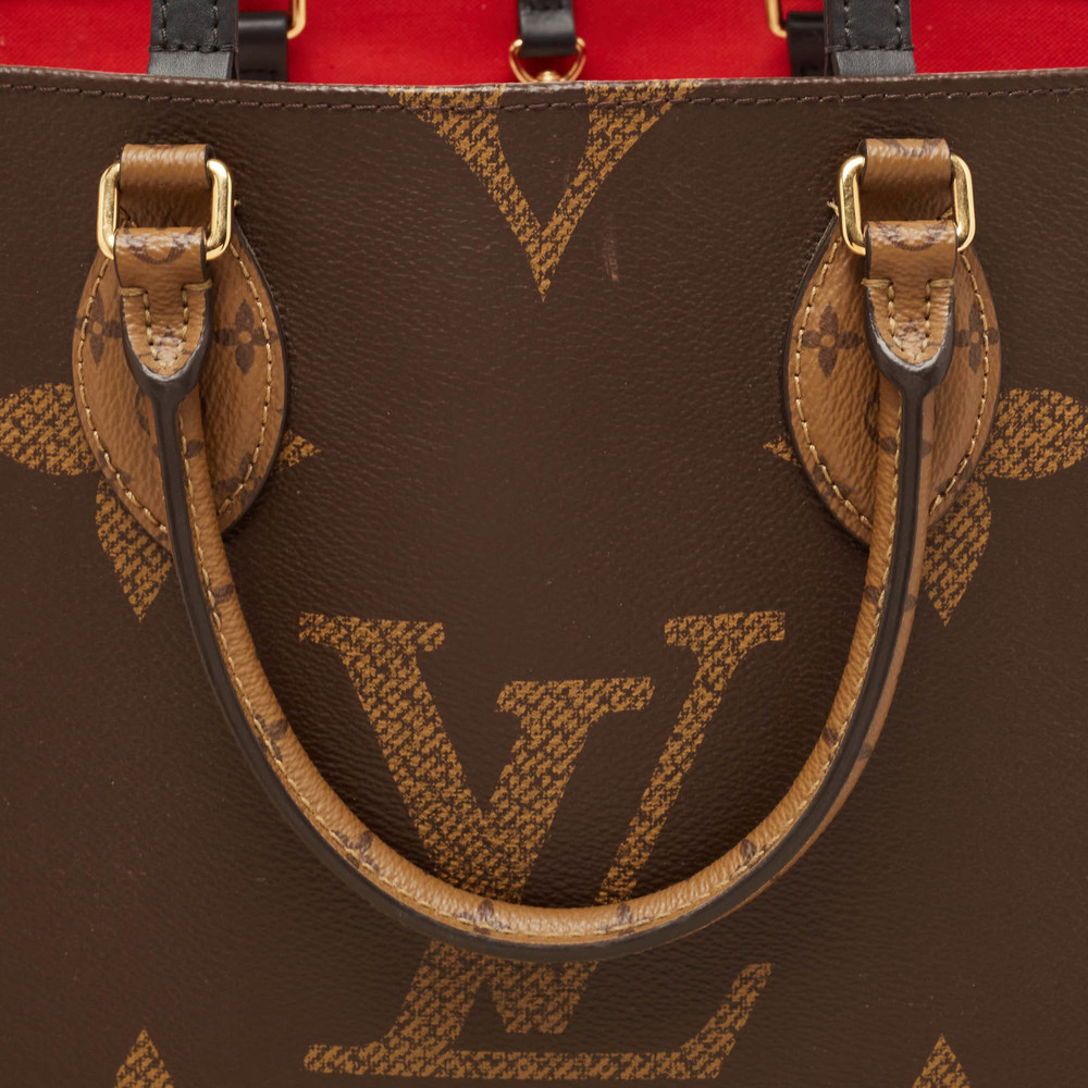 LOUIS VUITTON Reverse Monogram Giant Canvas Onthego MM Bag - Picture 5 of 8